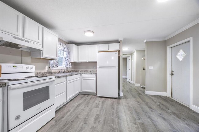 Building Photo - 9935 Baylor Ave