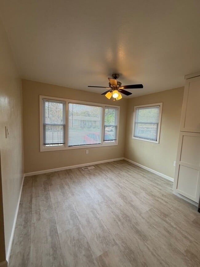 Building Photo - Beautifully Updated 3-Bedroom Home Next to Franklin Park