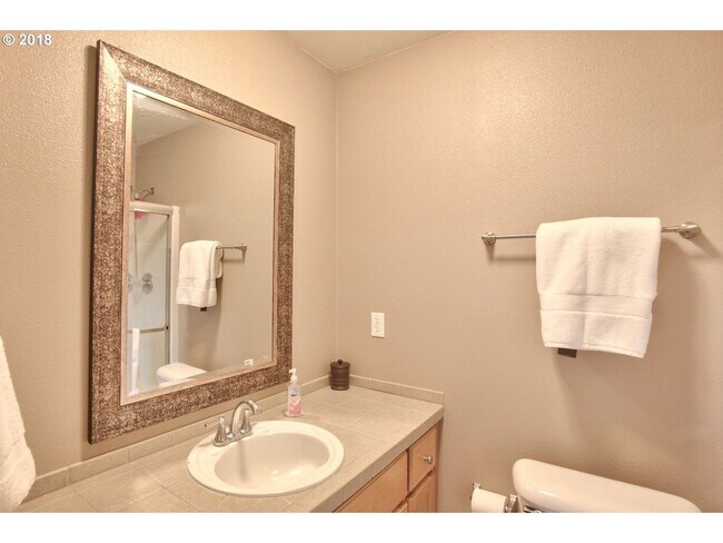 Building Photo - Comfortable Beaverton Living- 4 Bedroom, 2.5 Bath home Near Nike & Intel with Open Living & Priva...