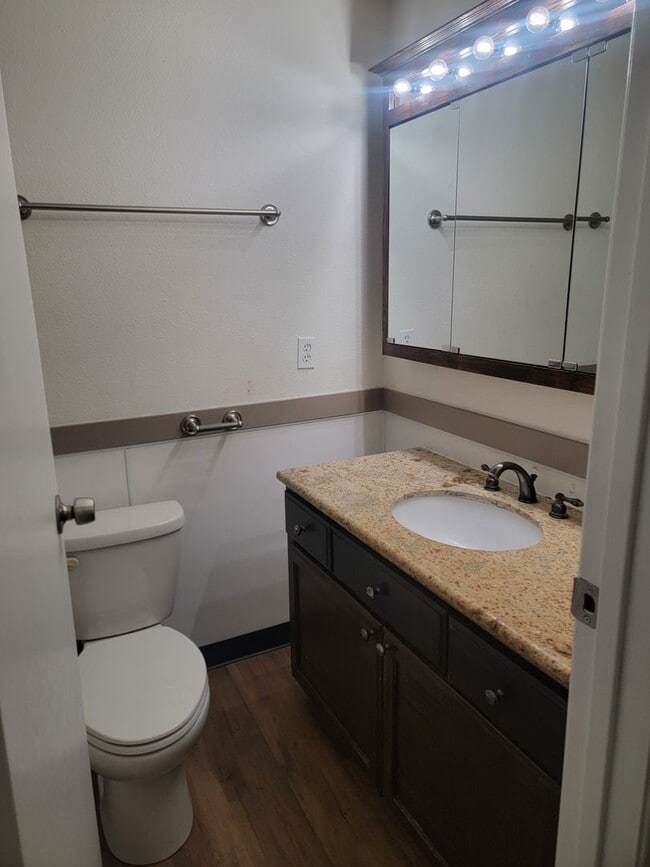 Building Photo - Spacious Spanaway rambler with covered patio and fenced yard.