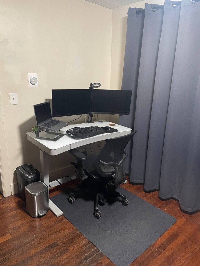 Workstation. Laptop & Monitors not included - 1724 Center Ave NE