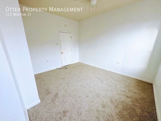 Building Photo - 313 Winton St