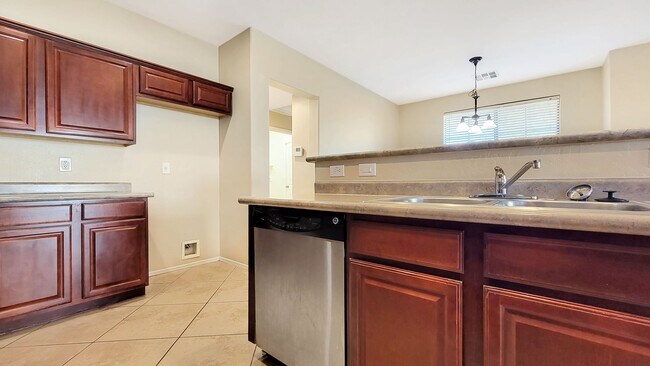 Building Photo - Marley Park 4 bedroom! Excellent community...