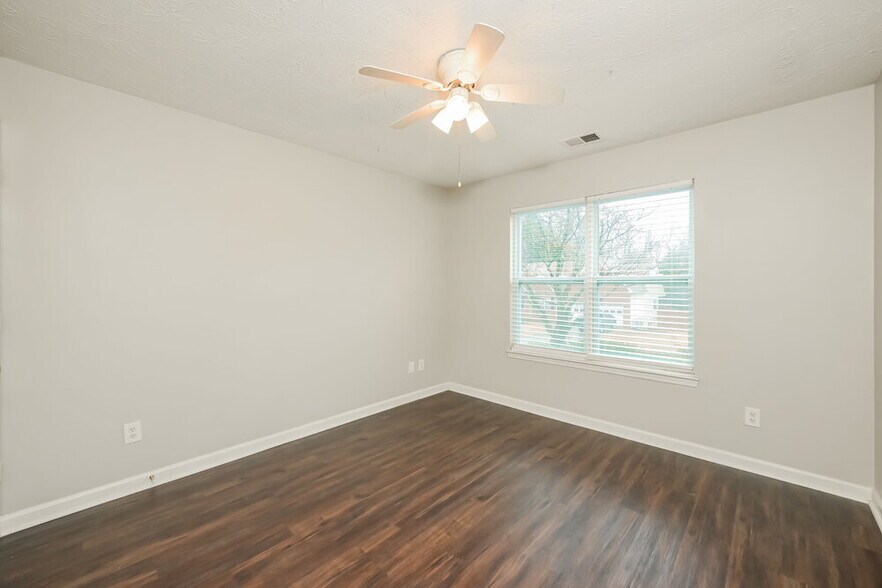 Building Photo - 1715 Heatherton Rd