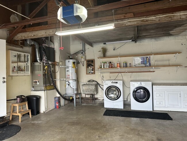 Building Photo - 1934 Foxworthy Ave