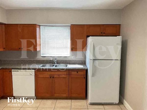 Building Photo - 6404 Fletcher St