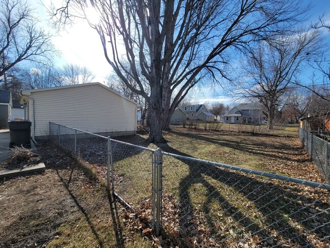 Building Photo - 3 Bedroom Single Family home for Rent