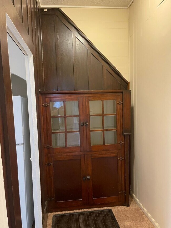 Building Photo - 310 E 14th St