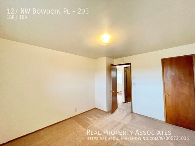 Building Photo - 127 NW Bowdoin Pl