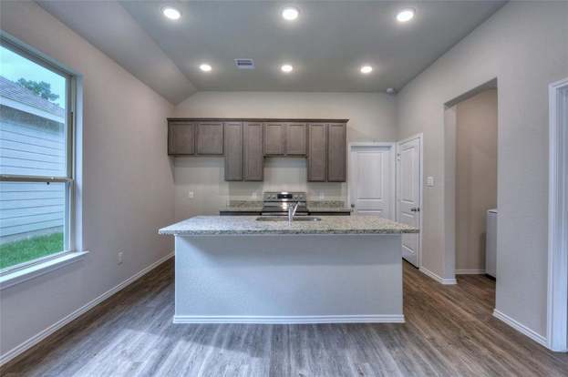 Building Photo - 12041 NELLWOOD-
