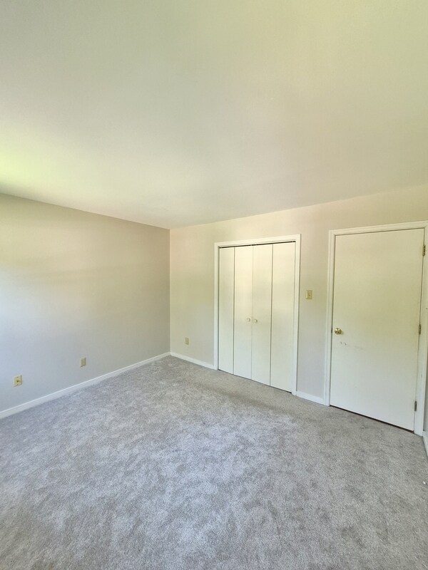 Building Photo - 9019 Double Tree Ln