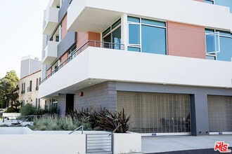 Building Photo - 938 Orange Grove Ave