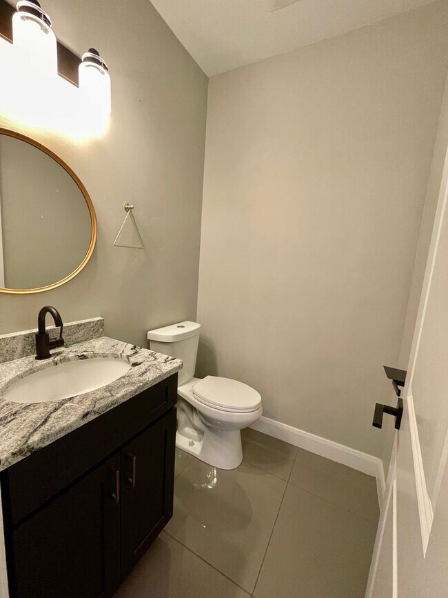 Building Photo - Wonderful Pet-Friendly Home in Overlook @ ...