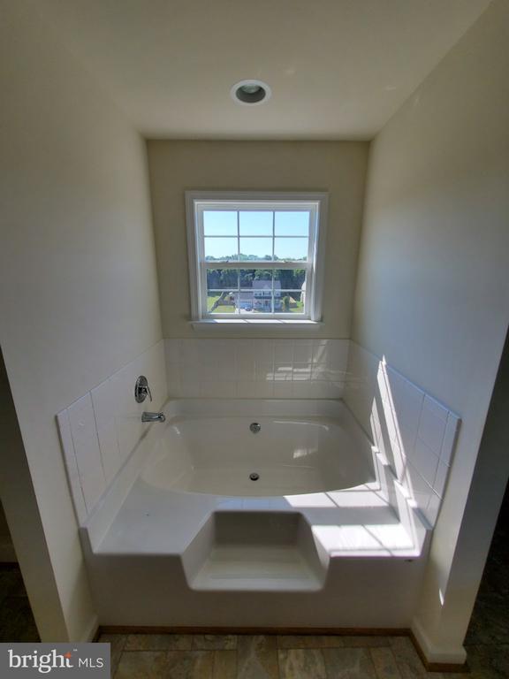 Building Photo - 233 Kanter Dr