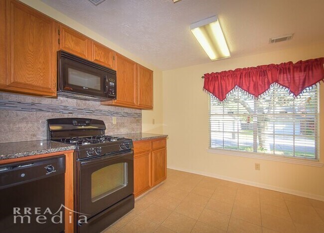 Building Photo - 19723 Glenfinch Ln