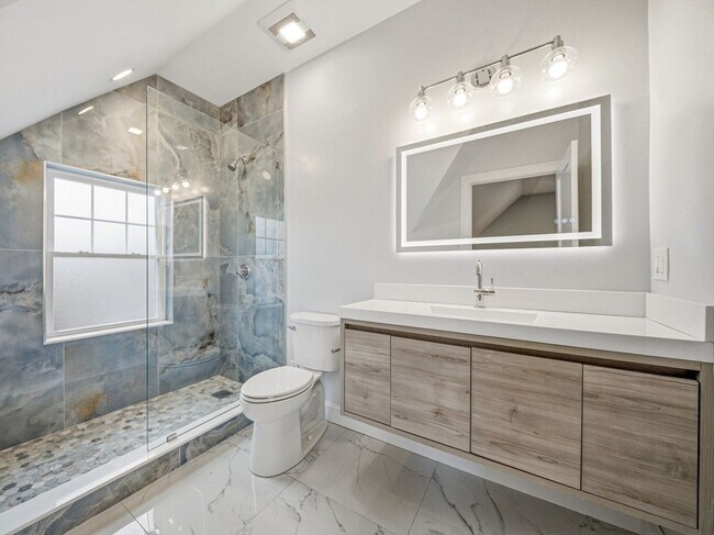 Building Photo - 9 Logan Ave