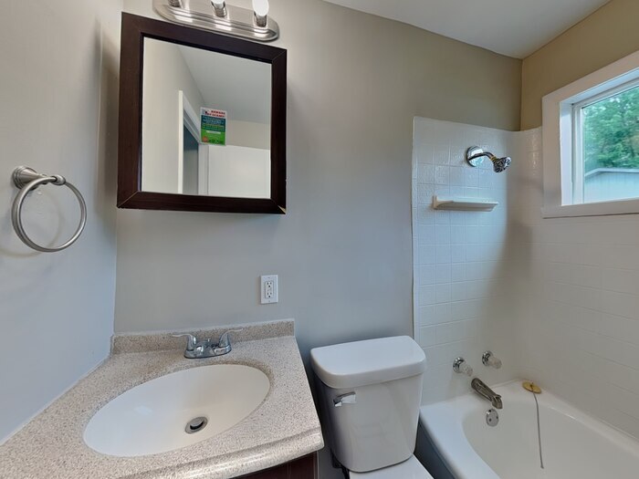 Building Photo - 120 Brookside Dr