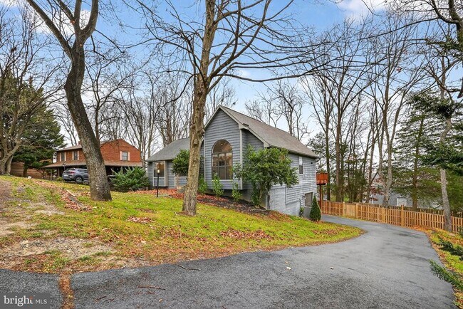 Building Photo - 7011 Fox Chase Rd