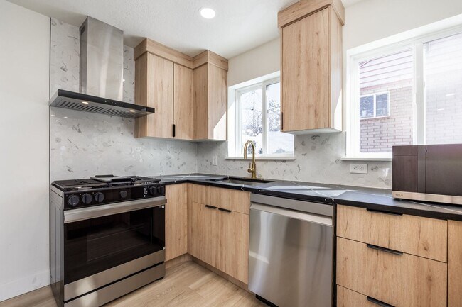 Building Photo - Beautifully Updated 3-Bedroom Home with Modern Upgrades & Spacious Backyard