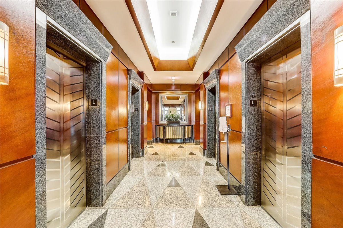 Building Photo - 440 N Wabash Ave