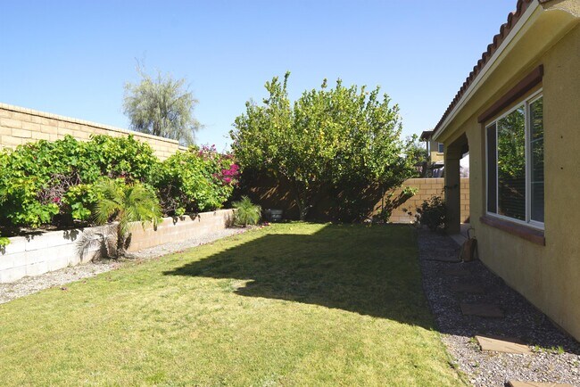 Building Photo - 35579 Domani Dr