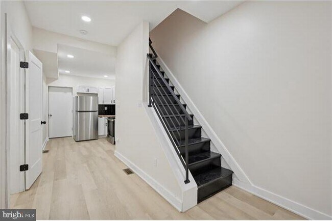 Building Photo - 1819 N Judson St