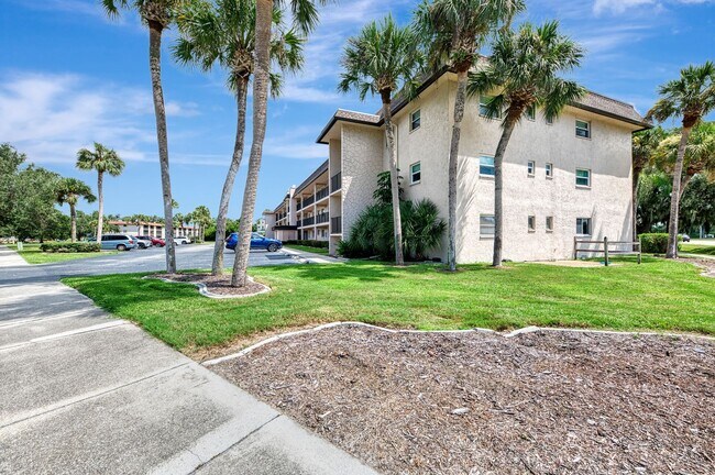 Building Photo - BEAULTIFUL 1 BEDROOM, 1 BATHROOM CONDO LOC...