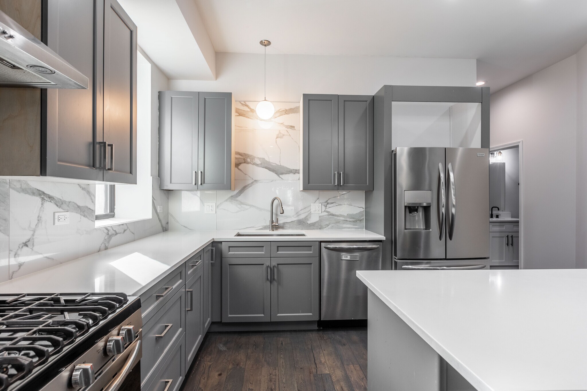 Building Photo - 2701 W Thomas St