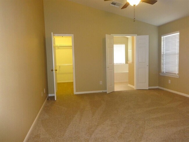 Building Photo - 32306 Willow Creek Park