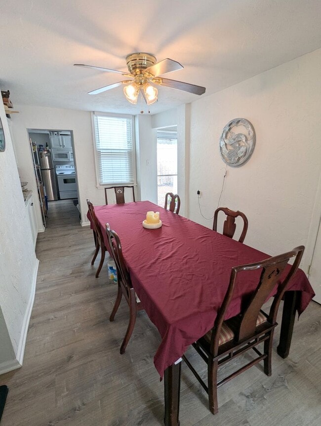 Building Photo - 118-120 S 25th St