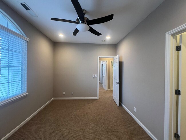 Building Photo - 4102 Voltaire St