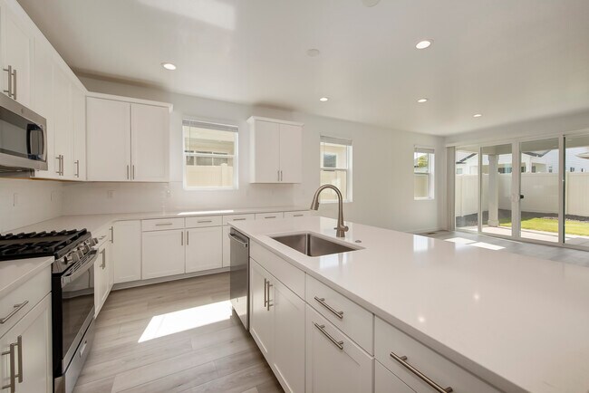 Building Photo - 11171 W Heliopsis Dr