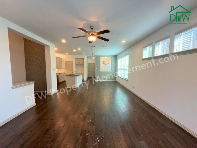 Building Photo - 3 Bed/2.5 Bath Home for Lease in Arlington – 2 Living Areas, Pool, Courts & Trails Nearby!