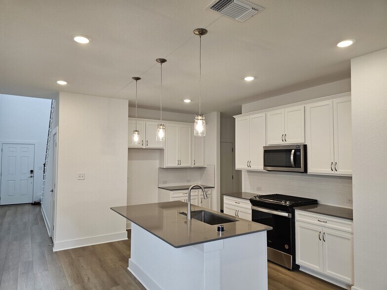 Building Photo - 432 Bristlecone Bnd