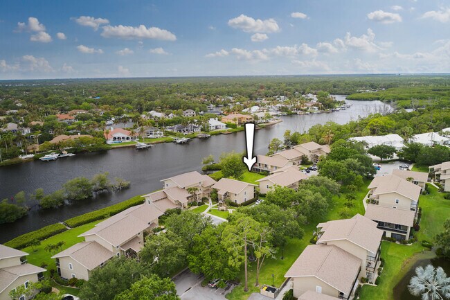 Building Photo - 9130 SE Riverfront Terrace