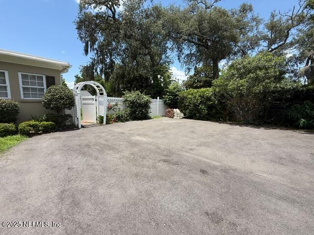 Building Photo - 1455 Riverbirch Ln
