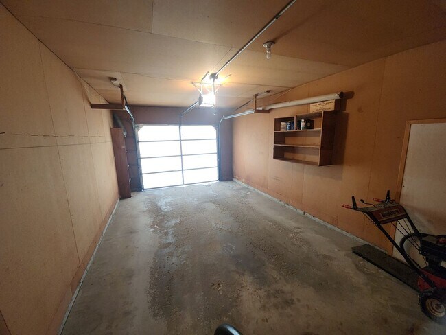 Building Photo - 1225-1227 Primrose Lane
