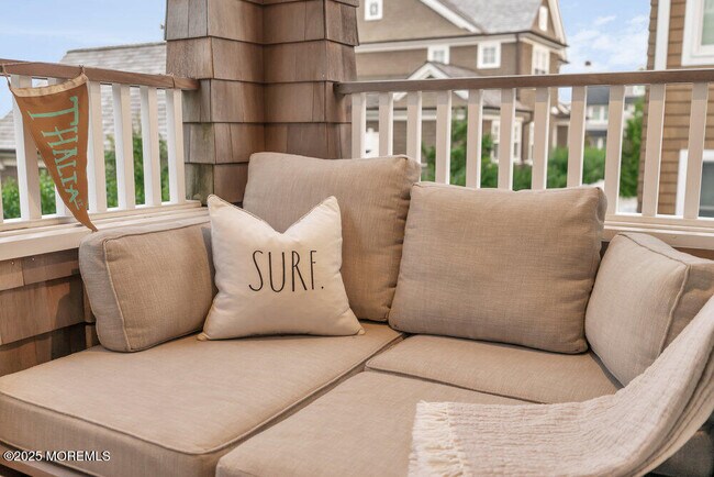 Building Photo - 985 Ocean Ave