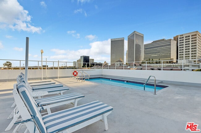 Building Photo - 9950 Durant Dr