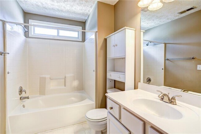 Building Photo - 709 Bedford Ct
