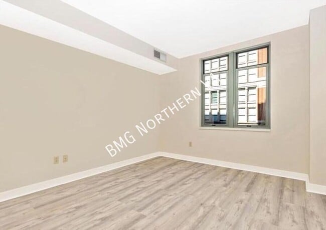 Building Photo - 1150 K St NW