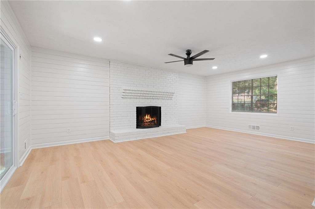 Building Photo - 920 Kings Ct