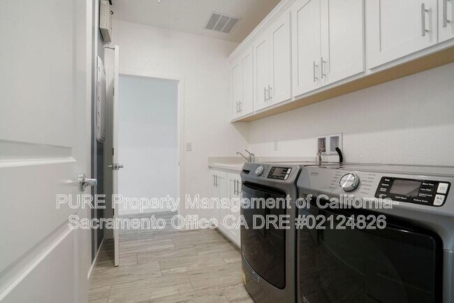 Building Photo - 273 Cask Dr