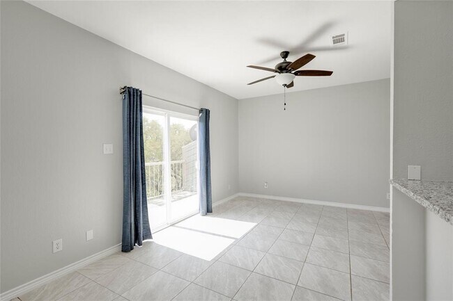 Building Photo - 801 Grassy Knoll