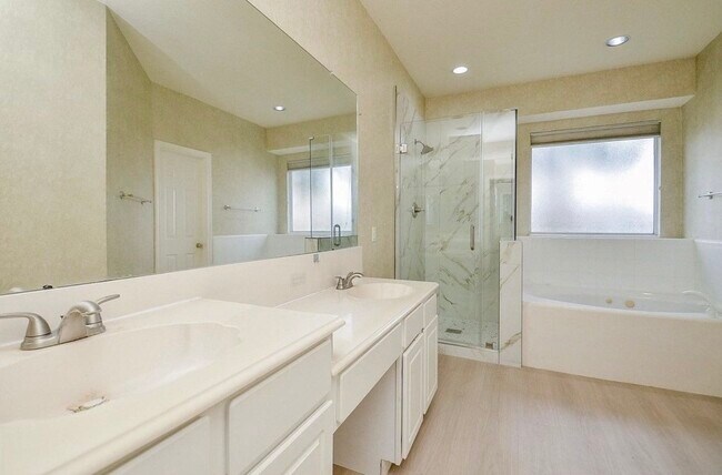 Building Photo - 2803 Norwood Hills Dr