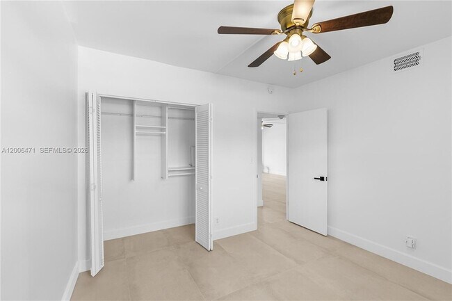 Building Photo - 1400 NE 57th Ct