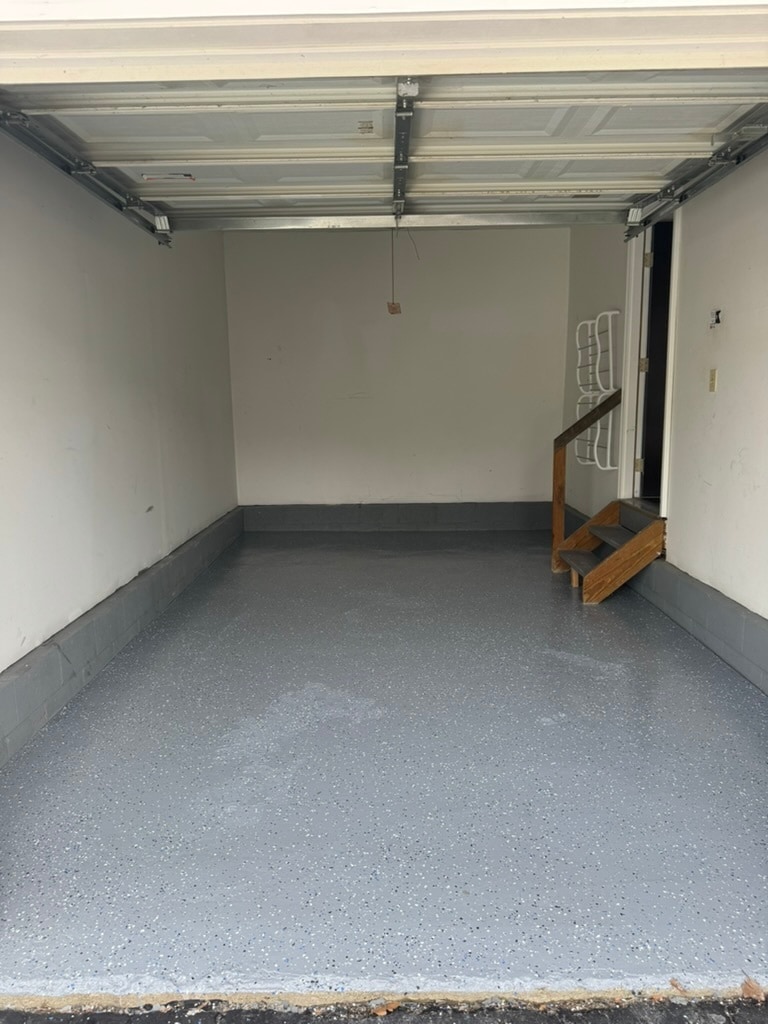 Building Photo - 5161 Singleton Dr