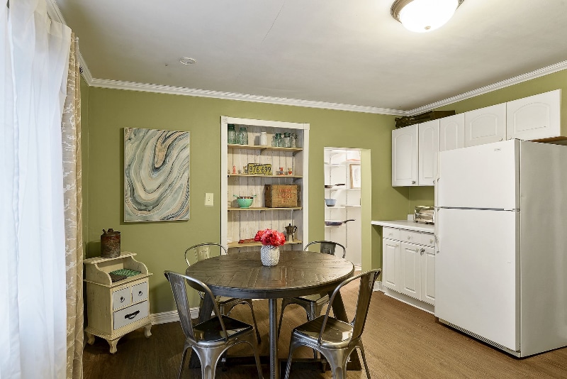 Building Photo - 422 NE 2nd St