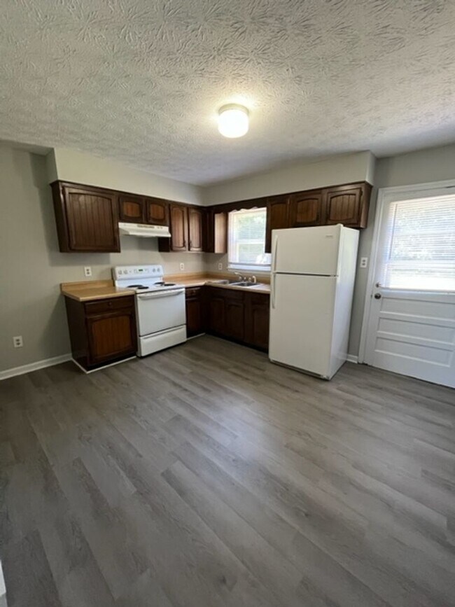 Building Photo - 314 Walters Ln