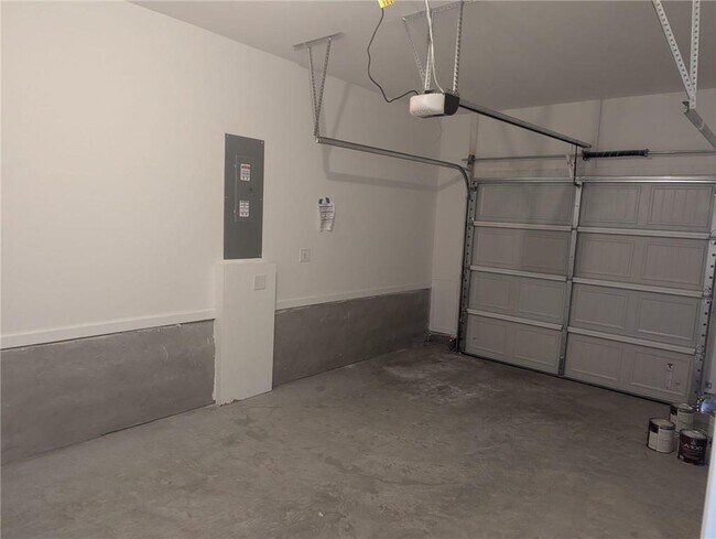 Building Photo - 128 Hazel Dr